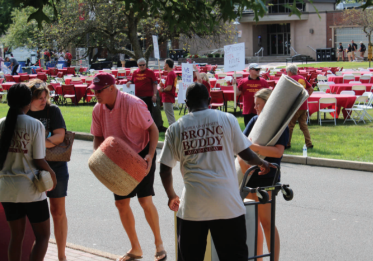 Bronc Buddies helped students move into their dorms as faculty protested outside. 