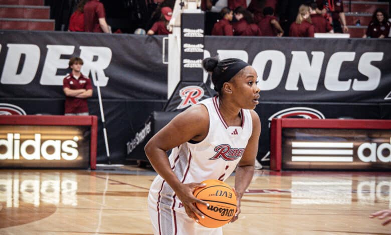 Freshman guard Camryn Collins draws up a play. Photo by Josiah Thomas.