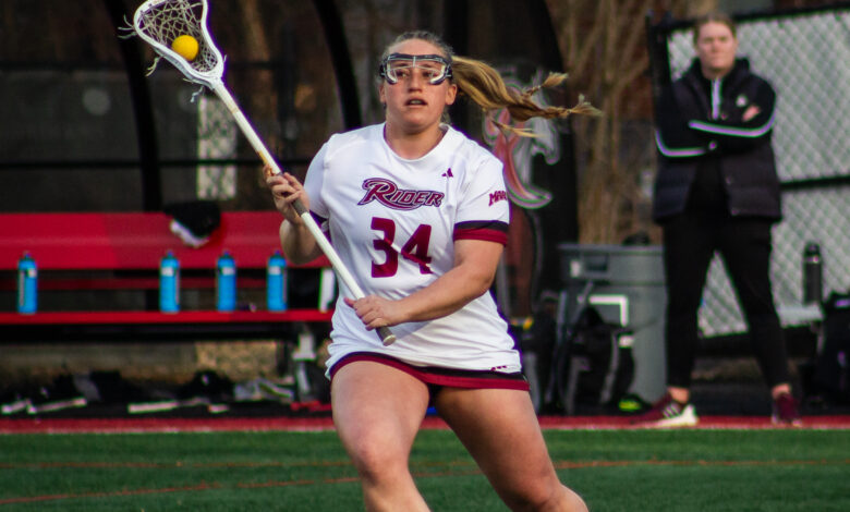 Freshman attacker Elizabeth Shean holds the ball in her stick. Photo by Destiny Pagan