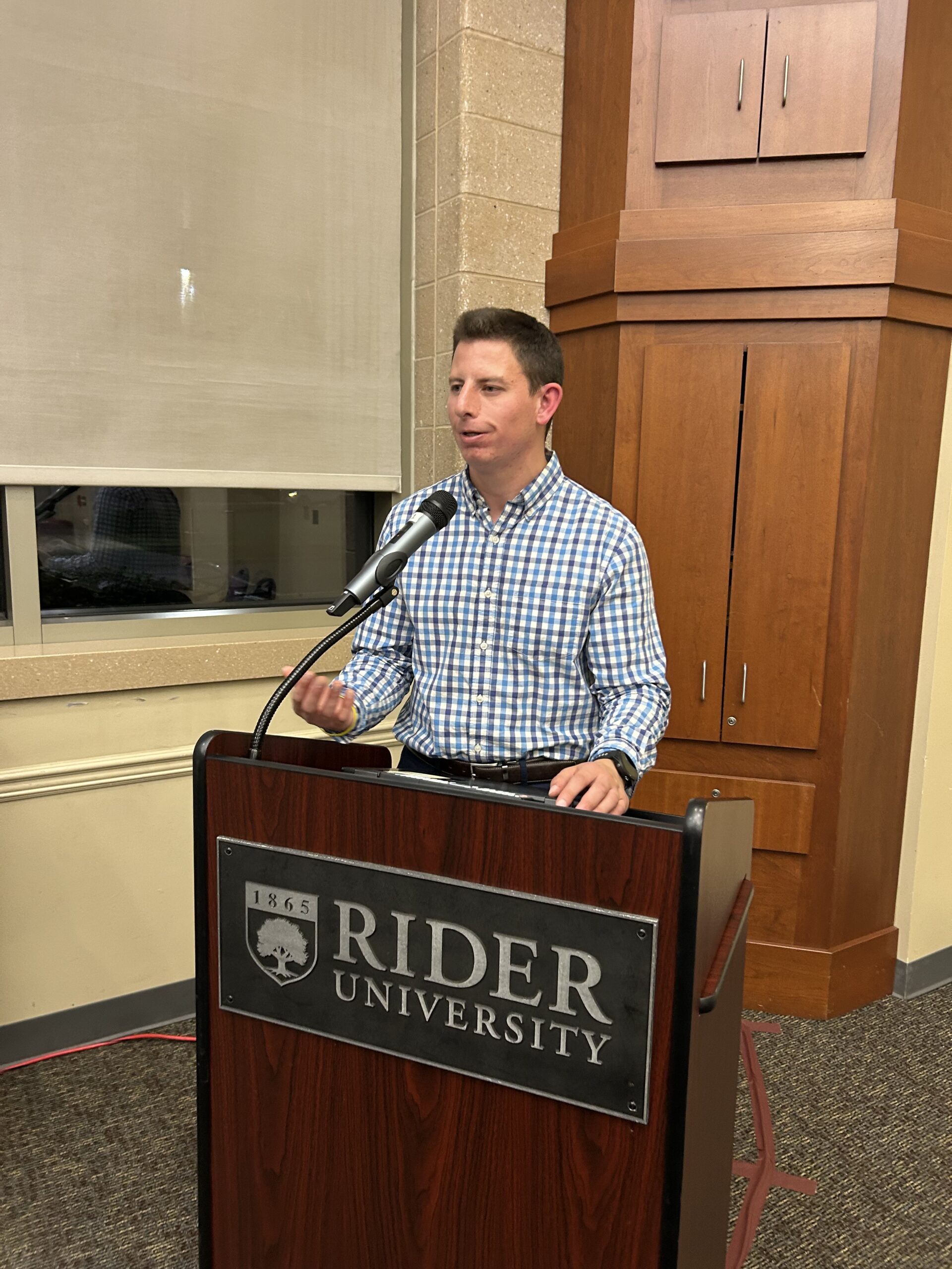 Former Israeli soldier speaks at Hillel event on campus