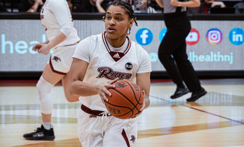 Junior guard Aliya McIver set a new career-high in points with 11 against Lafayette on Nov. 6. Photo by Josiah Thomas